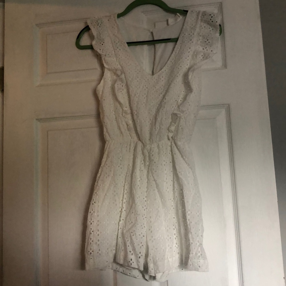 White romper - Picture 2 of 3